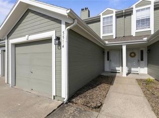 5574 NW Moonlight Meadow Dr #83-B, Lees Summit, MO 64064
