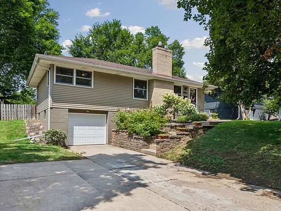 2nd image of 1414 Lancaster Ave