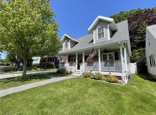 40 Keeher Ave, Newport, RI 02840