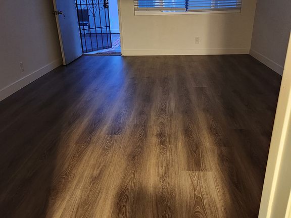 4th image of 4414 Louisiana St