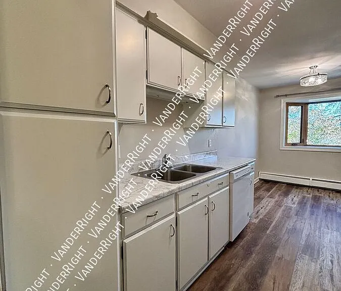 Carriage Hills Apartments — Photo 52