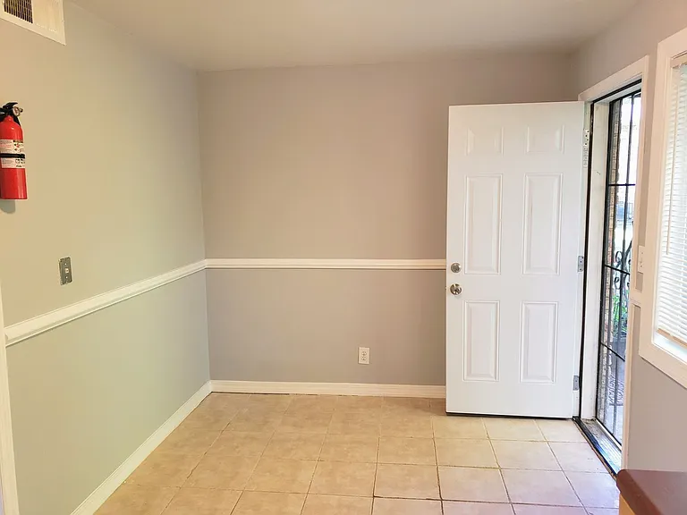 1596 Line Cir — Photo 7