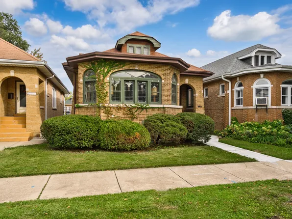 6739 N Rockwell St, Chicago, IL 60645