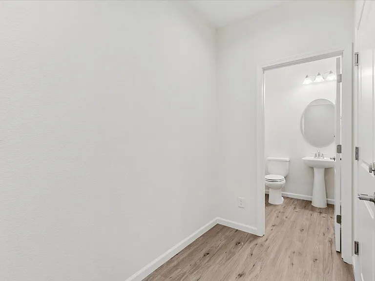 2261 Shady Canyon Dr — Photo 10