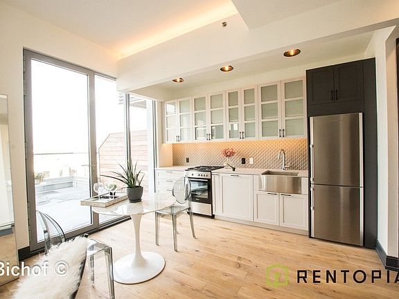 3rd image of 10 Montieth St #118