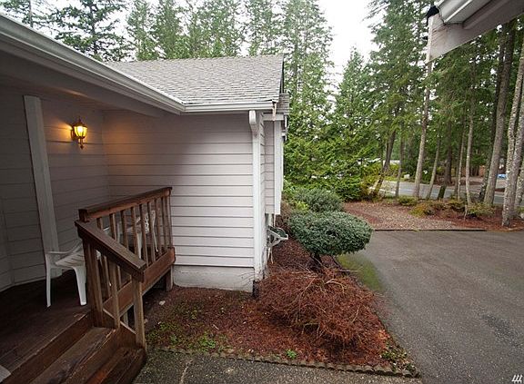 4th image of 401 E Lakeland Dr