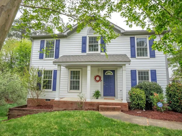 104 Dilworth Ct, Cary, NC 27513