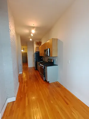 Rented by City Vista Inc | media 19