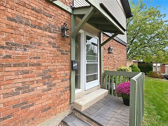 4th image of 1576 Kerns Rd #7