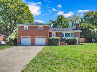16 Charlton Dr, Hampton, VA 23666