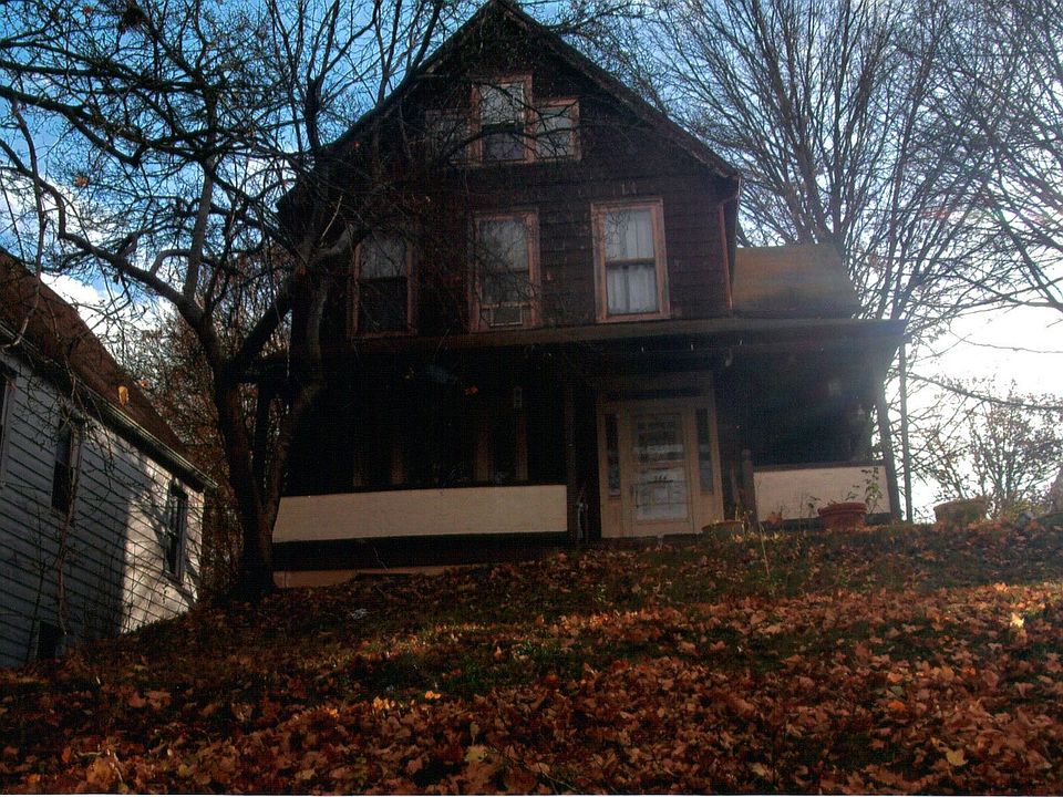 2nd image of 264 Park Ave
