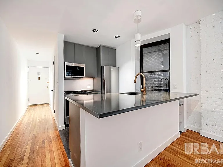 35 Grove St #5A — Photo 4