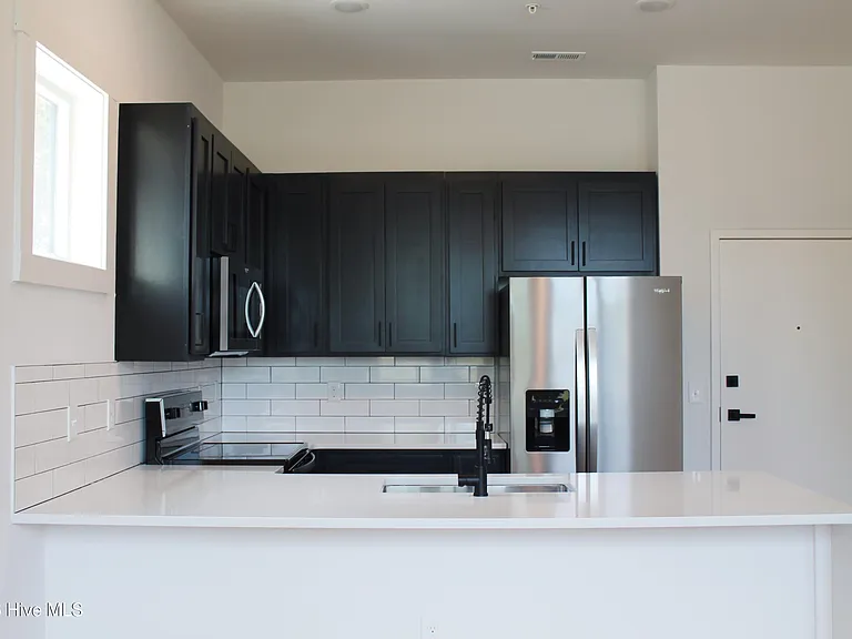 720 Castle St #202 — Photo 1