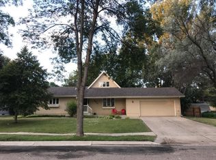 504 20th Ave NE, Aberdeen, SD 57401