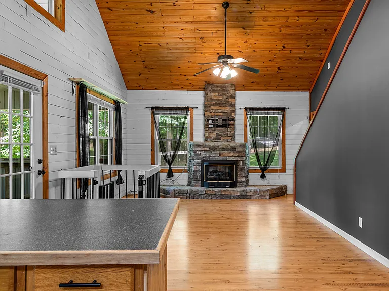 598 Hiwassee View Dr — Photo 9