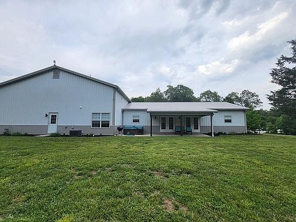 4th image of 45 Hickory Cir