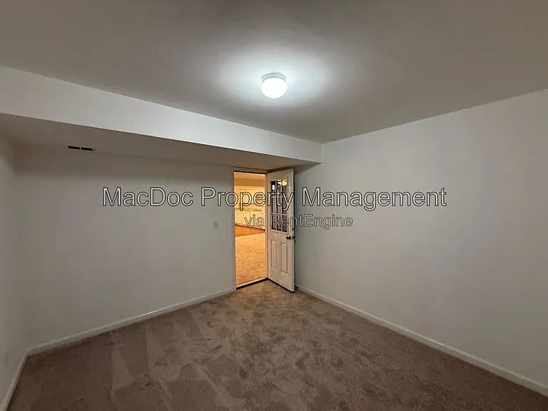 1404 Graham Dr — Photo 91