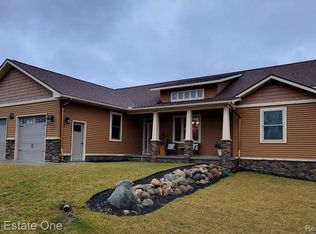 5855 Deer Meadow Trl, North Branch, MI 48461