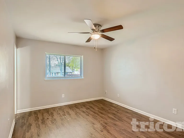 333 Clearfield Dr — Photo 6