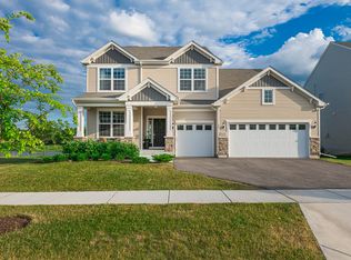 727 Heartland Ln, South Elgin, IL 60177