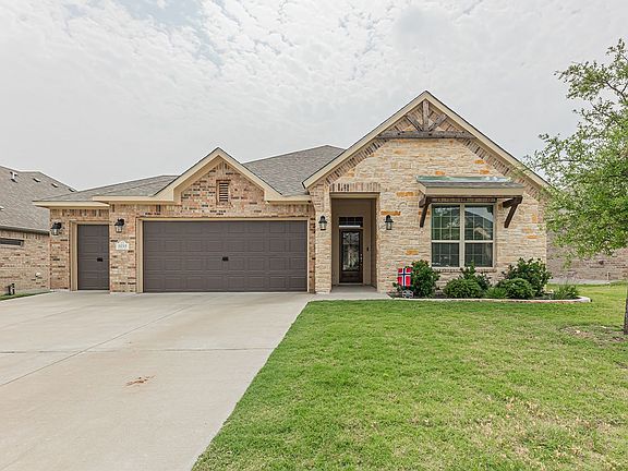 2nd image of 3212 Trinity Dr