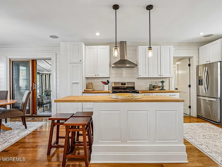 179 Bay Ave — Photo 18