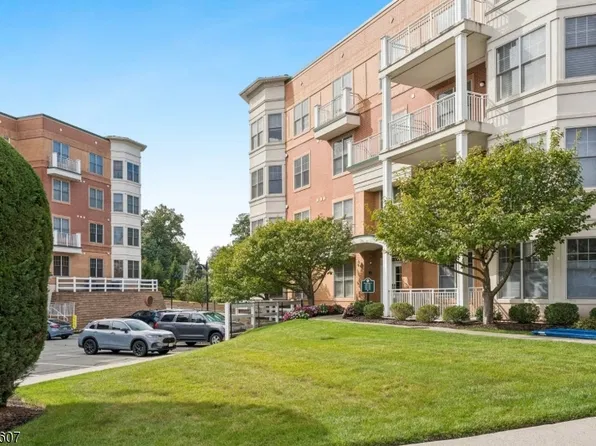 3109 Pointe Gate Dr, Livingston Twp., NJ 07039