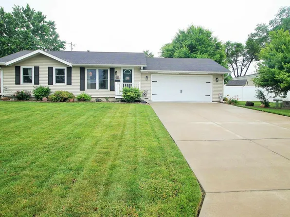 606 11th Ave W, Milan, IL 61264