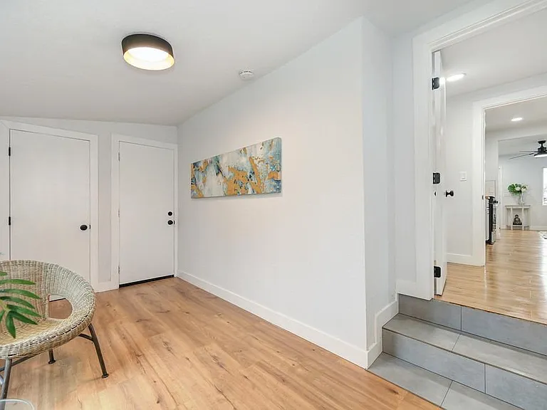 2277 Beaumont St — Photo 14