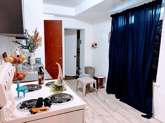 5th image of 510 Shearman St #1