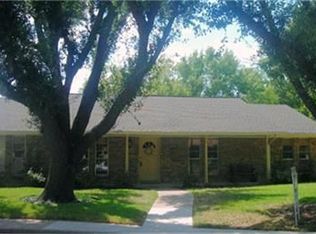 1221 Hanna Cir, Desoto, TX 75115