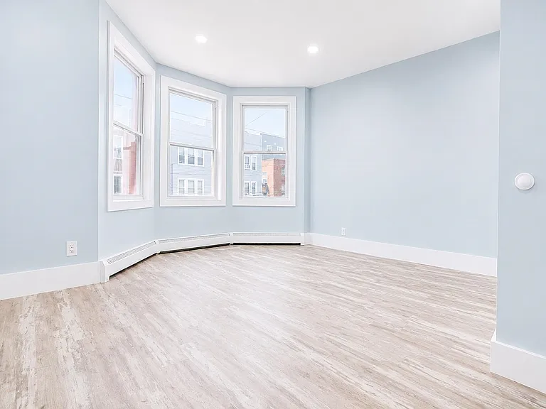 286 Grant Ave #2 — Photo 2