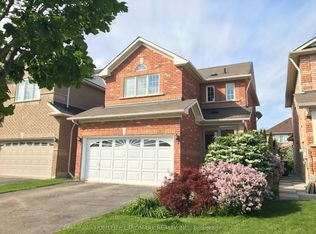 5853 Swordsman Dr, Mississauga, ON L5M 6P4