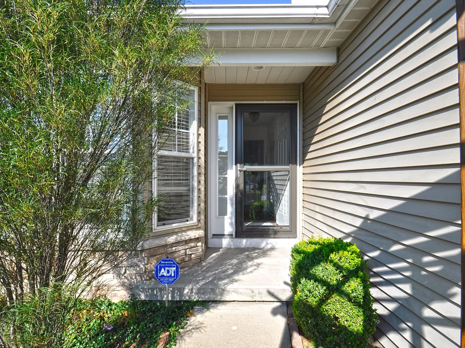 6021 Cottage Cir — Photo 4