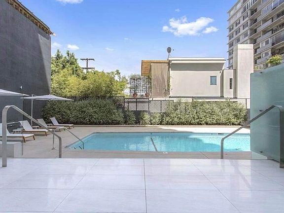 5th image of 838 N Doheny Dr APT 502