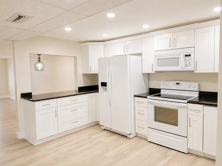 4600 Ocean Beach Blvd #202 — Photo 4