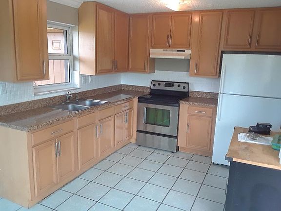 3rd image of 1714 E Breezy Ln