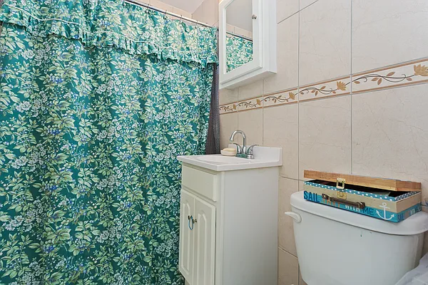 Sold by Douglas Elliman | media 16