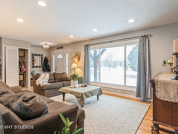 5th image of 2211 N Kennicott Dr