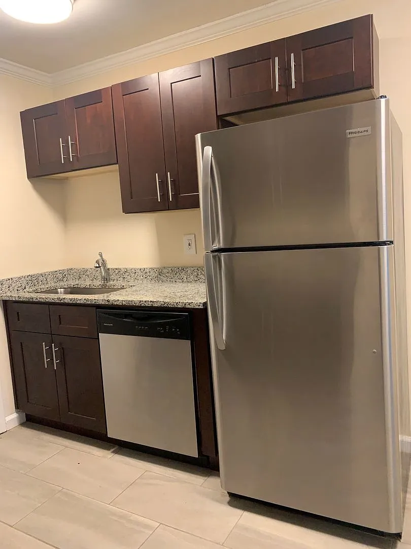 Candler Park Apartments — Photo 3