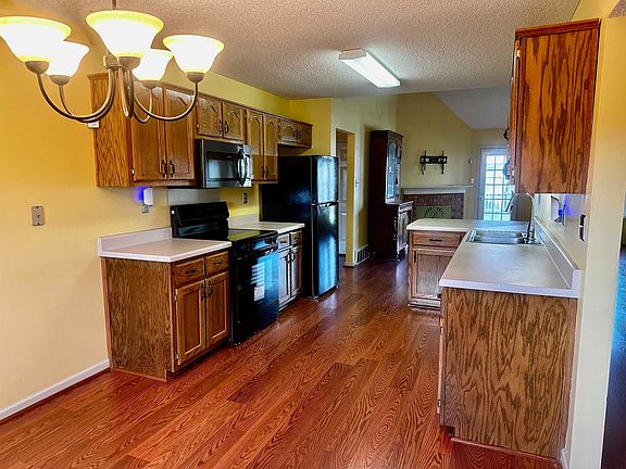 5th image of 8412 Bridge Creek Dr