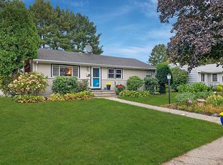 33 Jayne Rd, Needham, MA 02494
