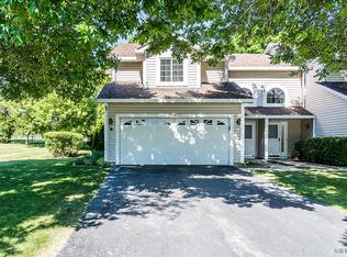 33866 N Berwick Ln, Gurnee, IL 60031