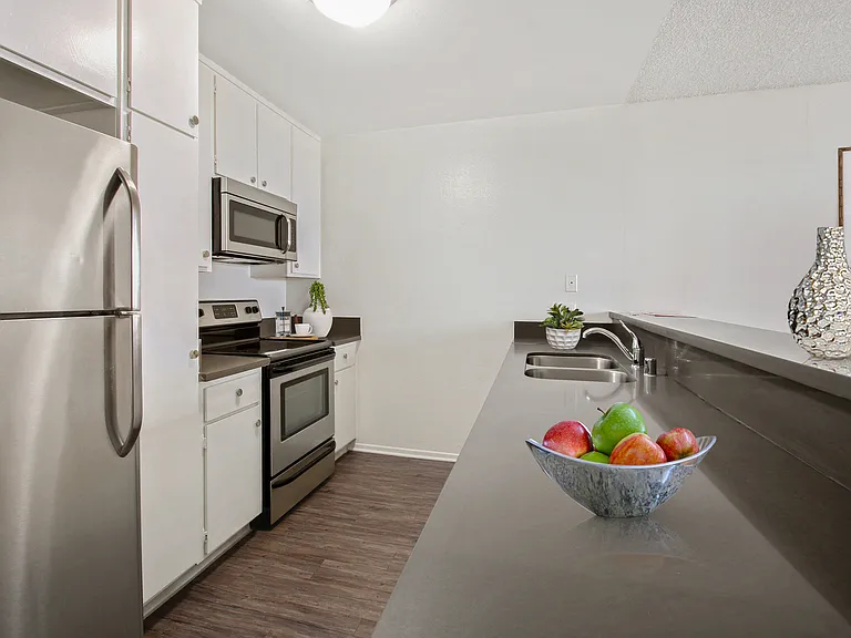 1737 Stoner Ave — Photo 11