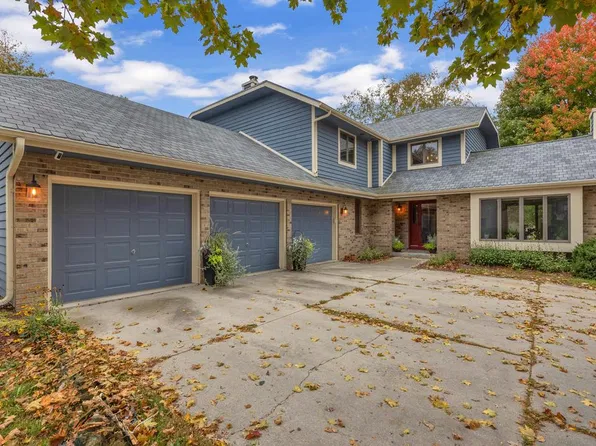 705 River Oaks DRIVE, Sheboygan Falls, WI 53085