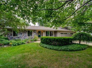 540 Prestwick Ave SE, Grand Rapids, MI 49546
