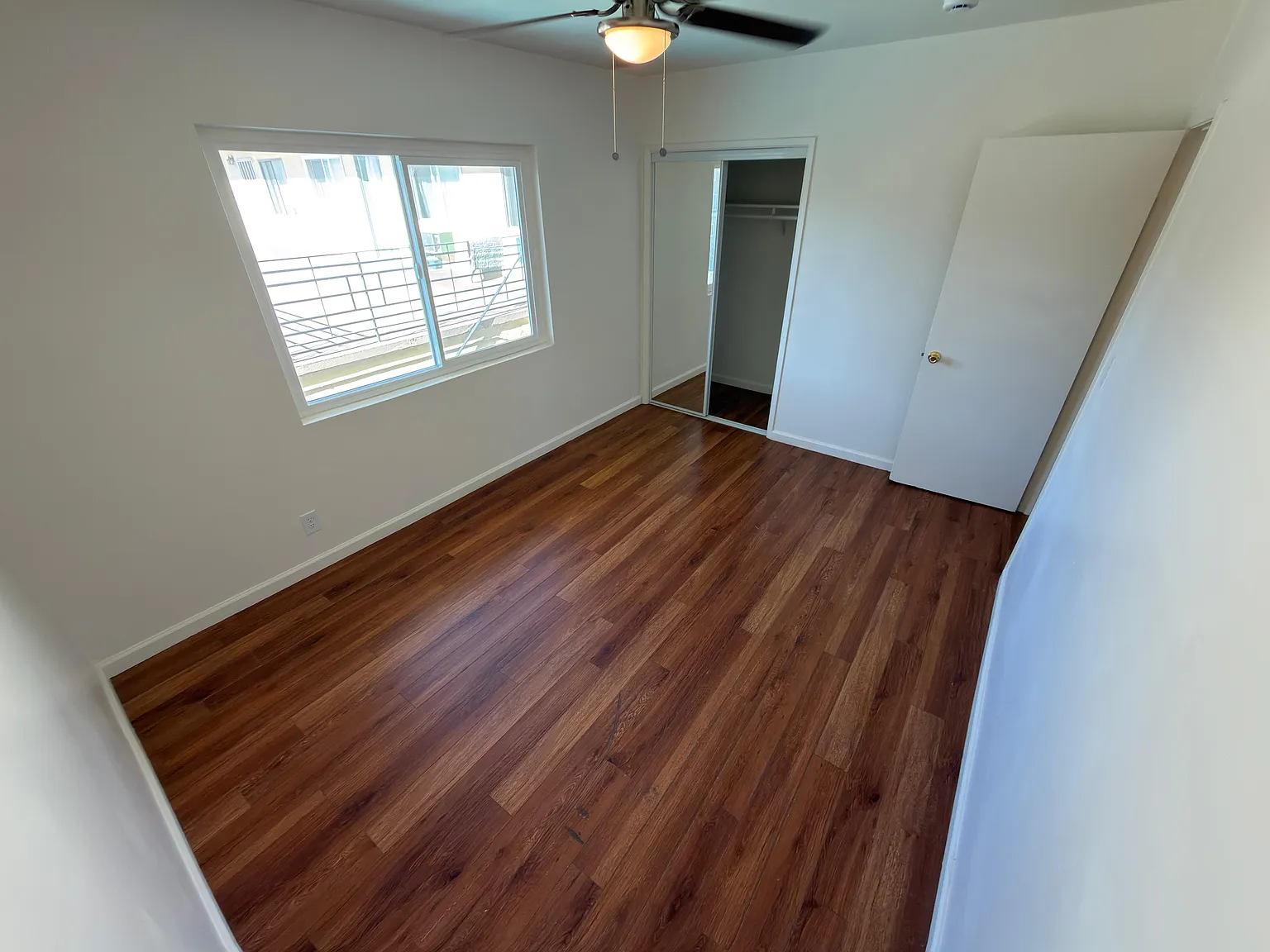 915 E Palmer Ave — Photo 3
