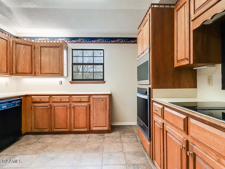 101 Chateau Pl — Photo 5