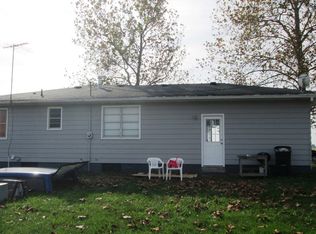 11101 State Route 161, Bartelso, IL 62218