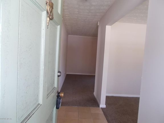 4th image of 6172 Hill View Ct